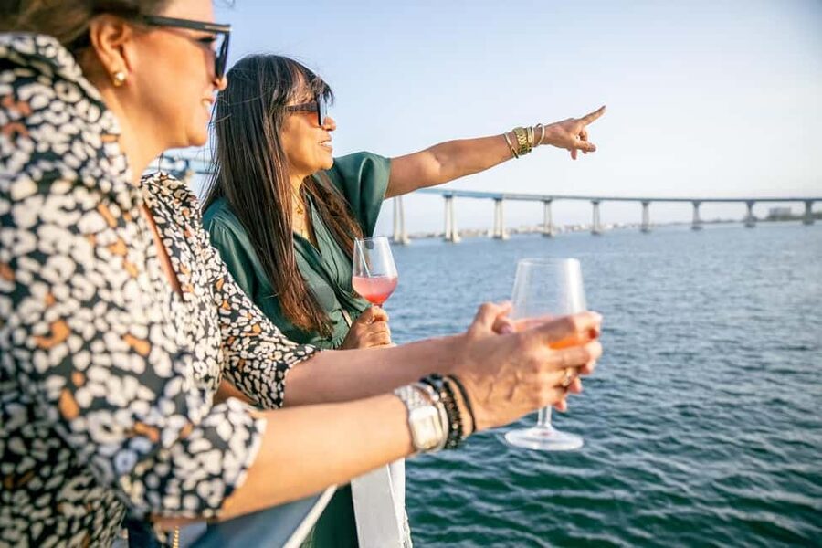 City Cruises San Diego: Best of the Bay Scenic Harbor Tour - Snacks, cocktails, and the real value of a $37 sightseeing cruise