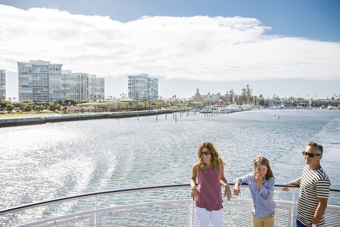 City Cruises San Diego: Scenic 90-Minute Narrated Harbor Tour - Seating, Onboard Comfort, and the Snack Bar Setup