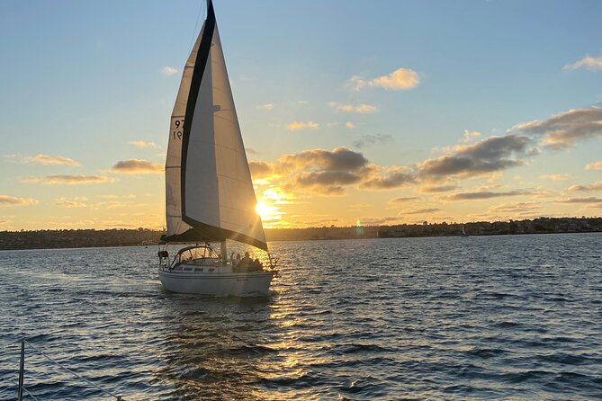 Deluxe Sunset & Day Sail Small Group - Six-person sailing means you actually enjoy the water