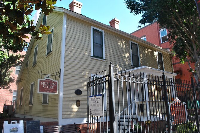 Private Walking Tour San Diego: Little Italy and Gaslamp Quarter - Guide Quality, Custom Routes, and Real-World Pacing