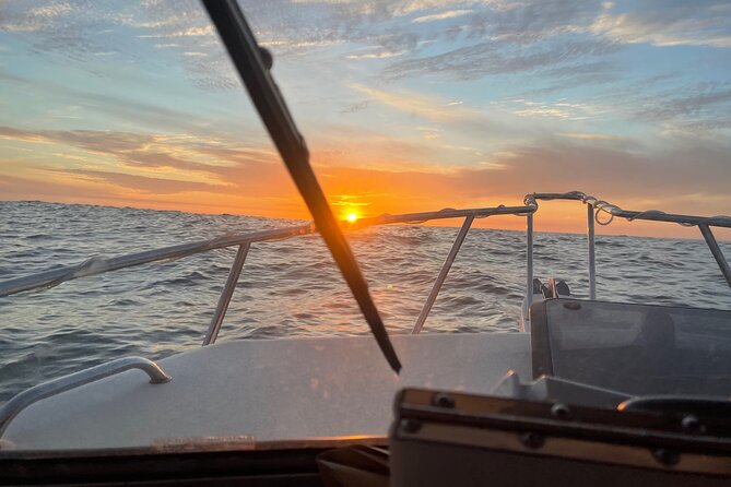 Romantic Wine and Cheese Boat Tower Cruise - Comfort, Timing, and What to Bring for a Sunset Tower Cruise