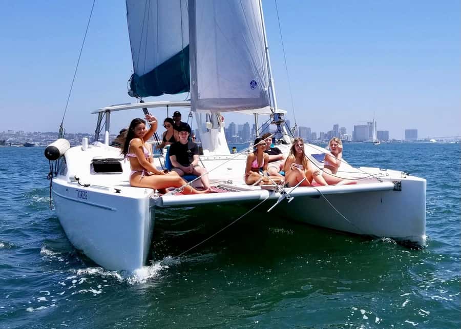San Diego Bay: 2.5 hour Pure Catamaran Sailing Cruise - From boarding to sailing: what the first minutes are really like