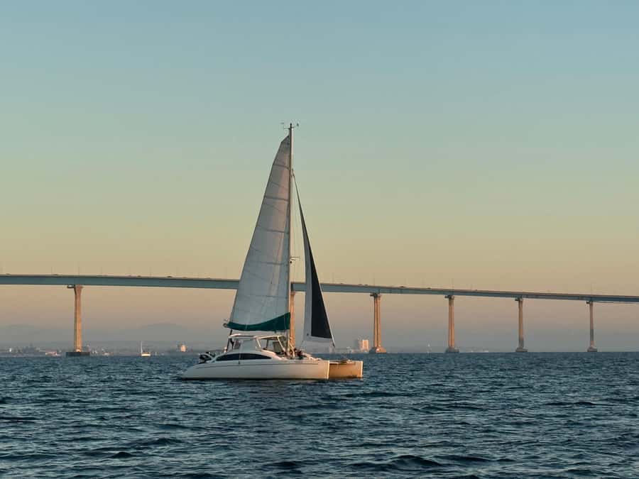 San Diego Bay: 2.5 hour Pure Catamaran Sailing Cruise - Sunset sailing with wine or beer (and how to use that time)