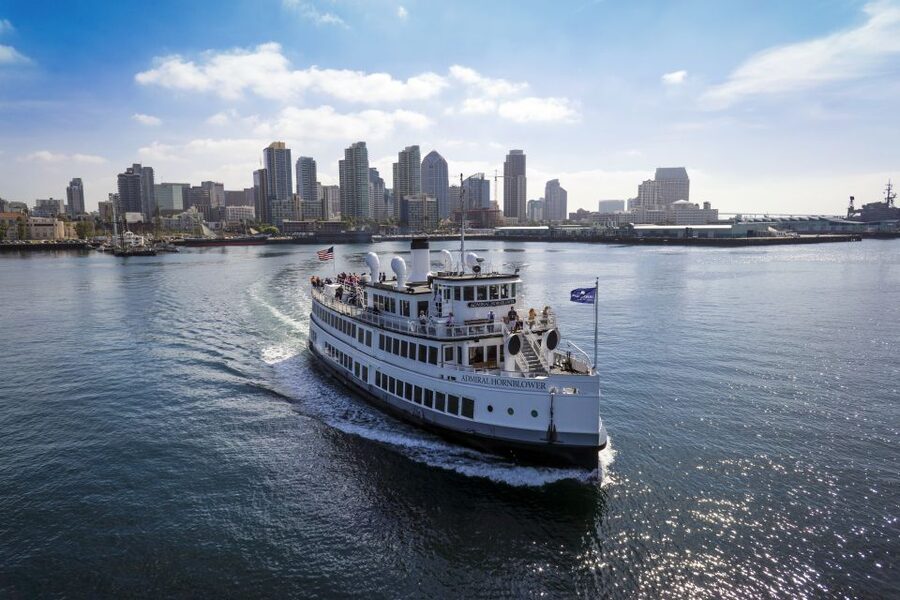 San Diego: Bay Sights and Sips Sunset Cruise - San Diego Bay sights on a 1.5-hour floating happy hour
