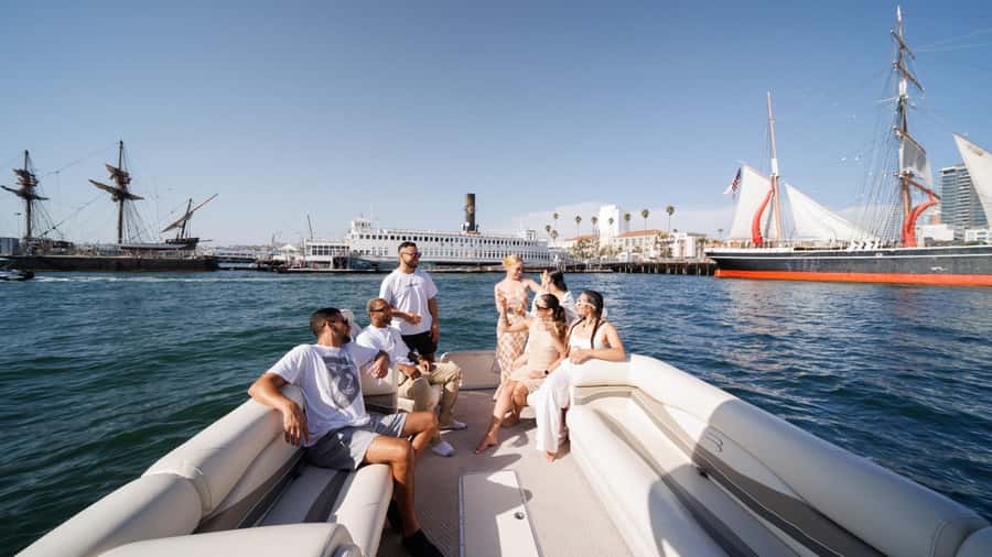 San Diego: Bennington Luxury Pontoon Rental - Comfort on Board: What Makes This Feel Luxurious (Without Pretending It’s a Yacht)