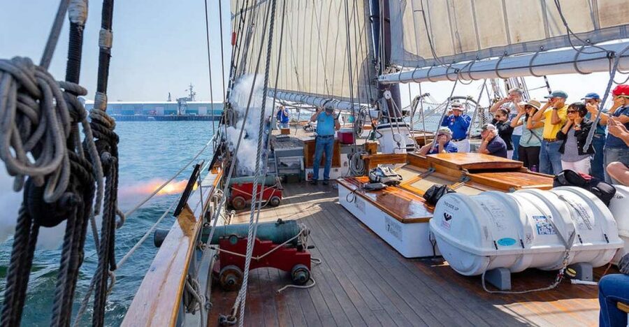 San Diego: Californian Tall Ship Sailing and Maritime Museum - Step-by-step: getting on the schooner Californian