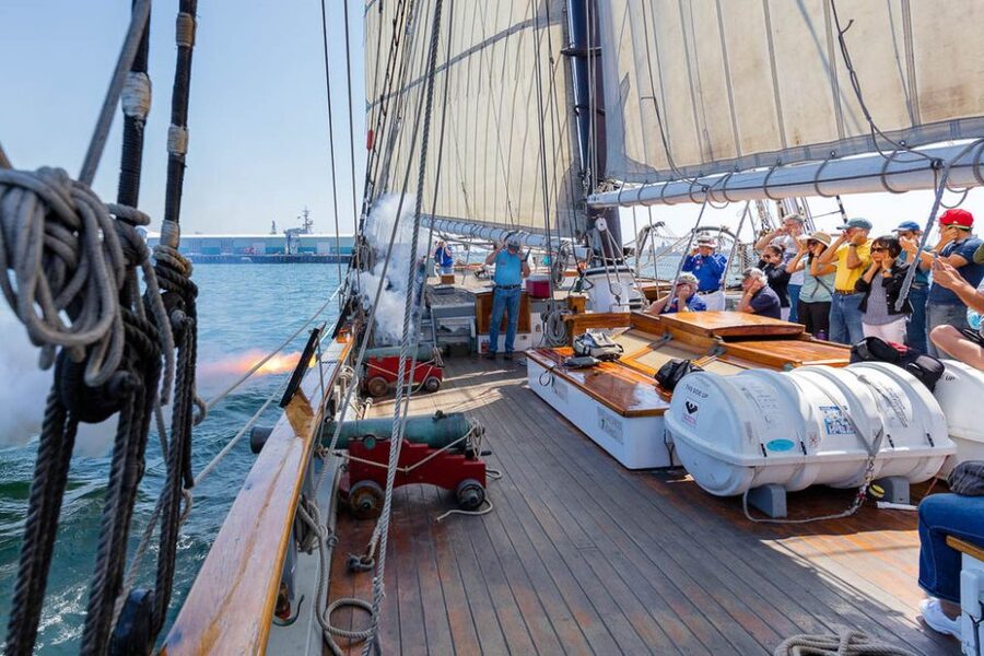 San Diego: Californian Tall Ship Sailing and Maritime Museum - Why the hands-on sailing beats a standard harbor cruise