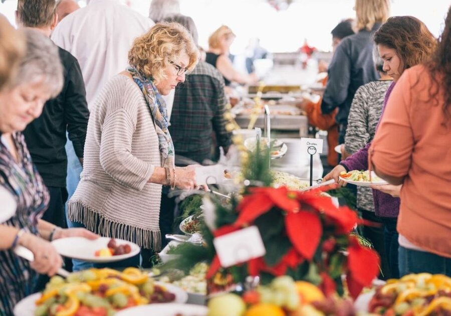 San Diego: Christmas Day Buffet Brunch or Dinner Cruise - The holiday buffet: what’s on the table