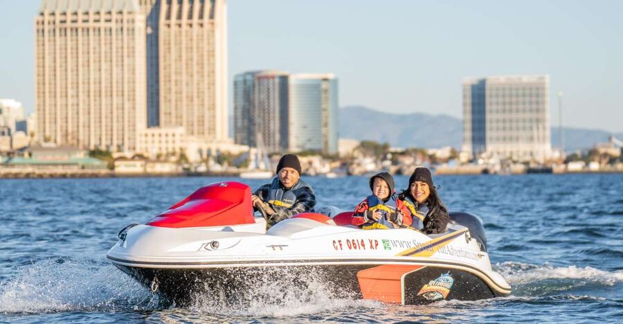 San Diego: Drive Your Own Speed Boat 2-Hour Tour - Driving Your Own Speed Boat Inside San Diego Harbor