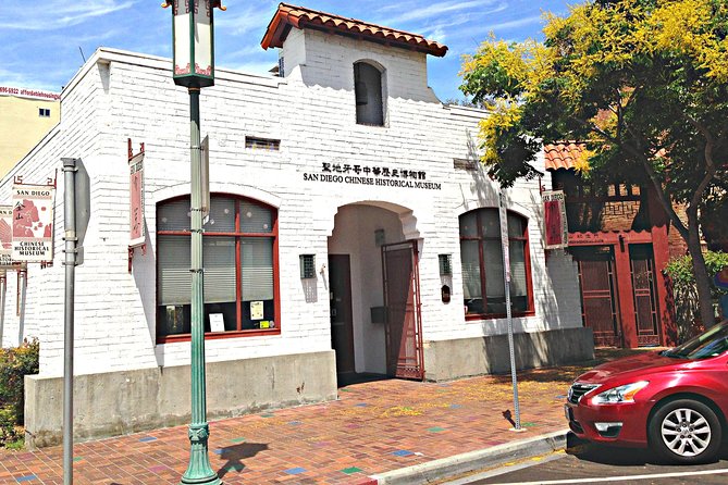 San Diego Gas Lamp: At your leisure & pace. An audio walking tour. - Stop 1: Chinese Historical Museum and a detail you can actually notice