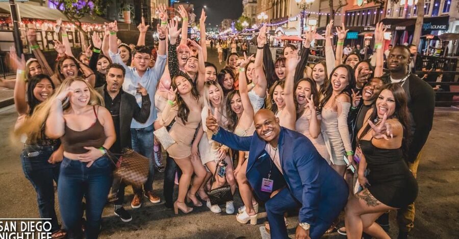 San Diego: Gaslamp Quarter Drink, Mingle & Dance Club Tour - The finale choice: Parq Nightclub or Oxford Social Club