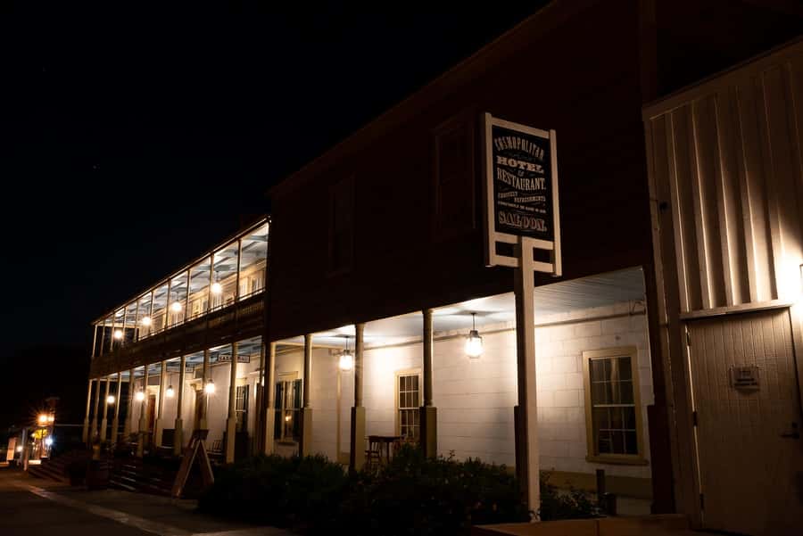 San Diego: Gaslamp Quarter Ghosts and Crime Walking Tour - What the tour feels like in real life: fun, not gimmicky
