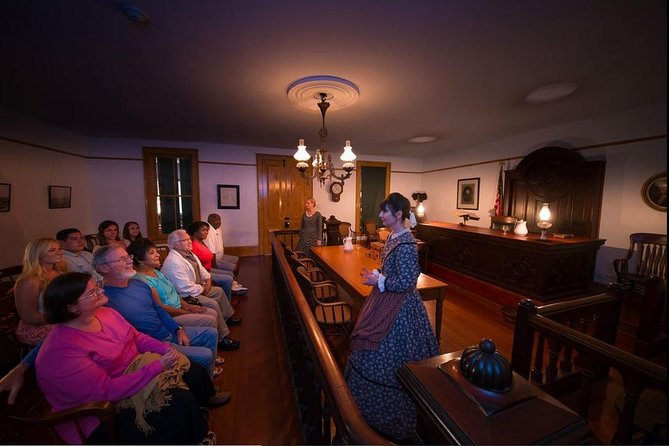 San Diego Ghosts and Gravestones: A Haunted Trolley Tour - Meeting at 4010 Twiggs St and planning your time