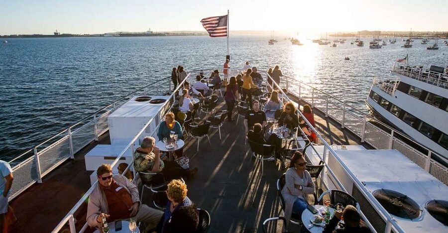 San Diego: New Year's Eve Gourmet Brunch or Dinner Cruise - Who Should Choose the Cruise (and Who Might Prefer Something Else)