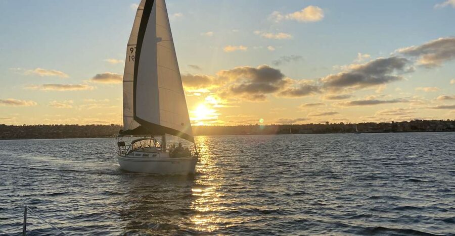 San Diego: Sunset and Day Sailing Excursion with Drinks - Getting on board at 955 Harbor Island Drive