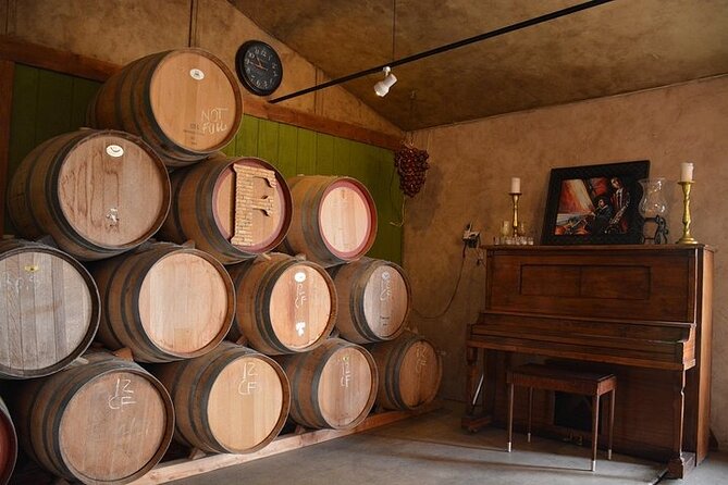 San Diego to Temecula: Wine Country Tour & Historic Old Town - Guides, group size, and the vibe on board