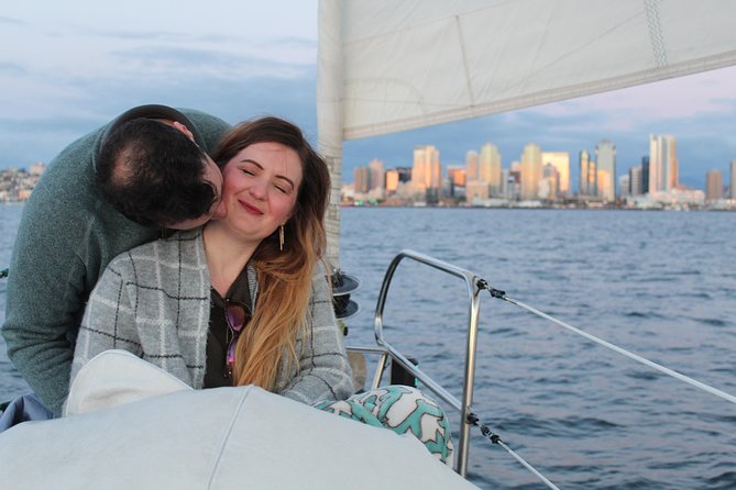 Sunset Sail Along the San Diego Skyline - Where to meet for the 945 Harbor Island Dr sunset cruise
